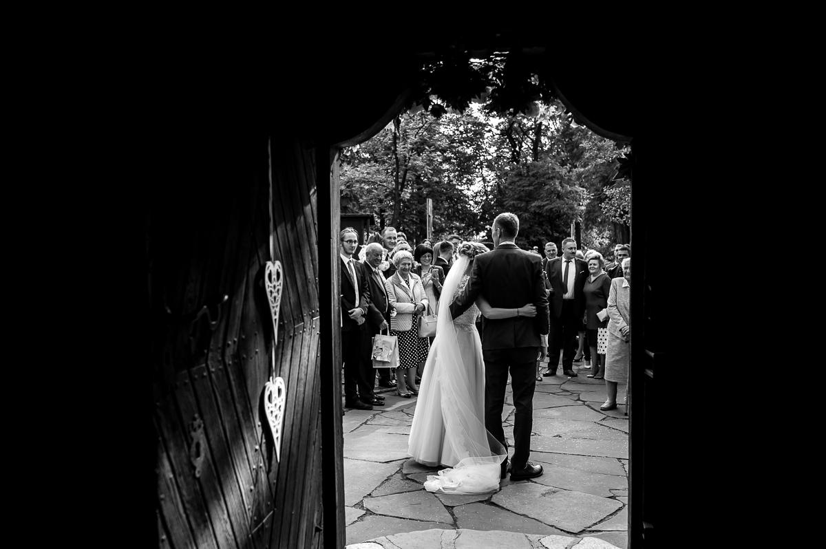 czarno-białe zdjęcia ślubne